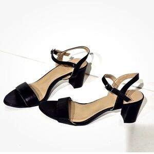 Naturalizer Bristol Sandals in Black 8